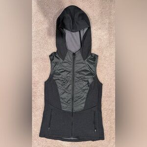 The North Face Women’s Flash Dry running vest